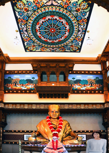 2024-05-04_Pramukh Swami Maharaj_ a Likeness of BAPS Guru & Spiritual Leader in the Welcome Ctr of the BAPS Shri Swaminarayan Mandir Temple in Robbinsville-1M0001_1.JPG