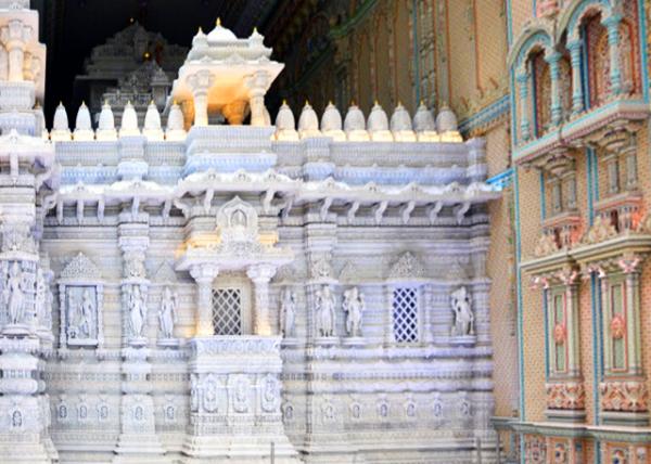 2024-05-04_Nagara Style Temples w Domes_ Golden Spires_ Flags_ the Sanctum_ & Pillared Halls-20001.JPG