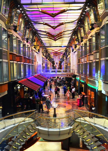 2024-08-06_04_Deck 5 Central Promenade Deck0001.JPG