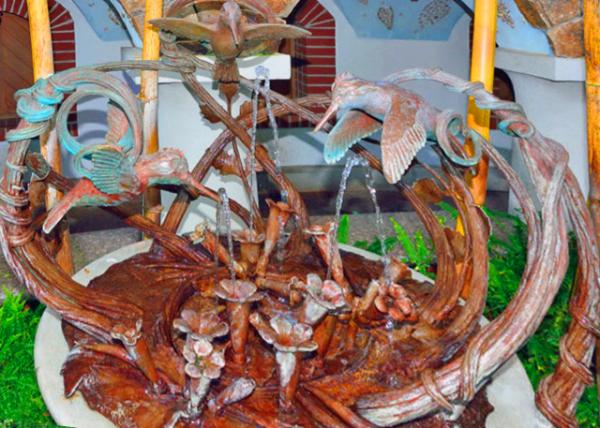 2014-12-25_Indoor Children's Garden_Hummingbird Fountain Ȫ0001.JPG