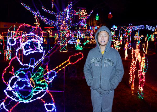 2014-12-26_Lights in the Parkway-10001.jpg