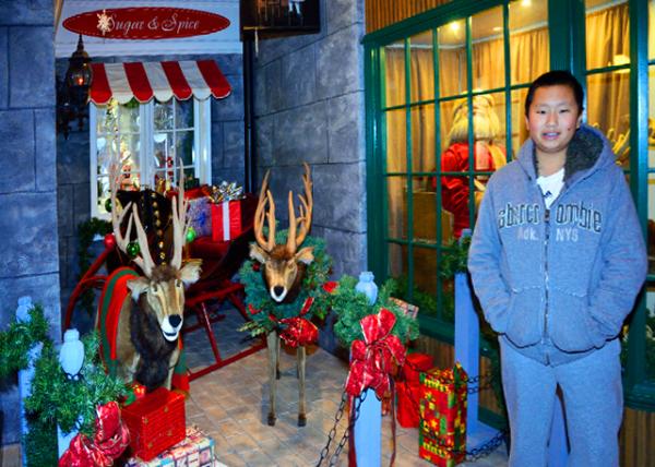 2015-01-03_Carolers of Chalfont the Art of Byers Choice Ltd.jpg