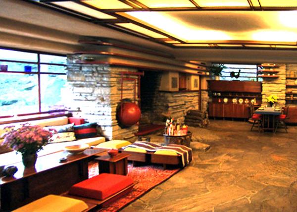 Fireplace & Dining Area ¯0001.JPG