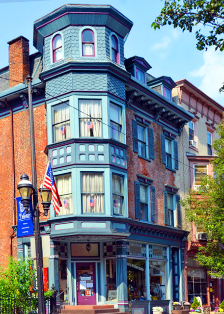 2021-07-05_Antiques on Broadway0001.JPG