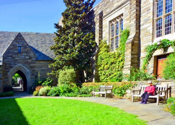 2021-10-20_Clothier Hall_Courtyard-10001.JPG