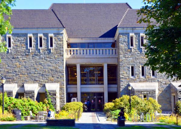 2021-10-20_McCabe Library-10001.JPG