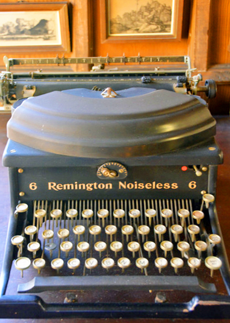 2021-11-23_Remington Noiseless 6 Typewriter0001.JPG