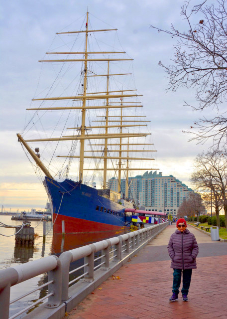 2021-12-04_Moshulu_ the Worlds Oldest & Largest Square Rigged Sailing Vessel still Afloat-the One & Only Restaurant Venue on a Tall Ship today in the World-20001.JPG