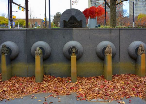 2021-12-04_Spruce Street Harbor Park_Five Spouts_ Frog_ and Lintel-10001.JPG