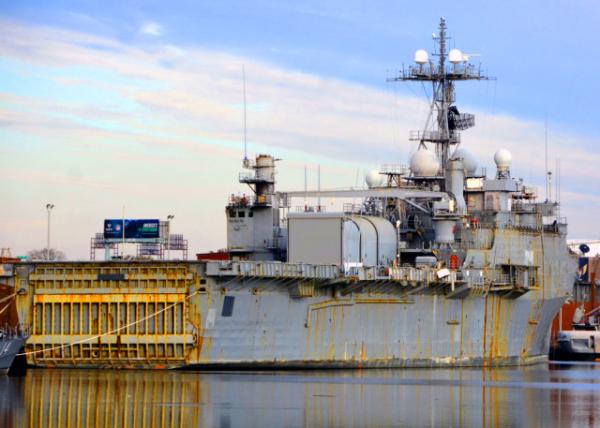 2021-12-04_USS Carr (FFG-52), an Oliver Hazard Perry-class Frigate0001.JPG