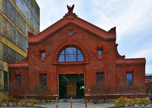 2021-12-04_Bldg 18 as a Boiler Shop Constructed in 1904 & now Part of the Headquarters Complex for Urban Outfitters0001.JPG