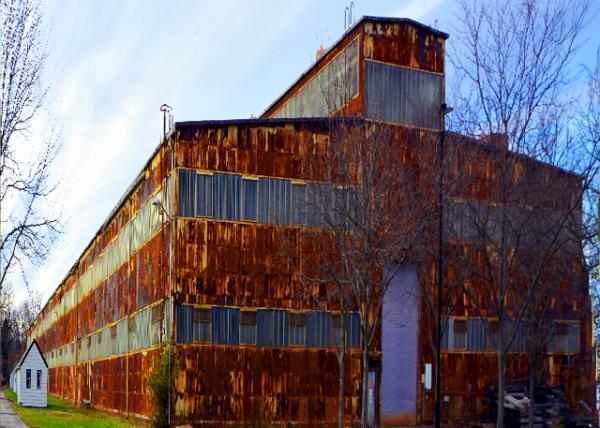 2021-12-04_Bld 611, a Rusting Warehouse0001.JPG