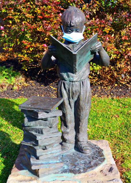 2021-12-16_Book Worm-10001.JPG