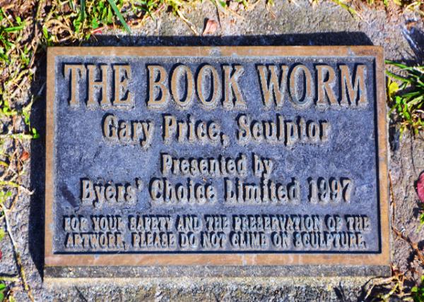 2021-12-16_The Book Worm-10001.jpg