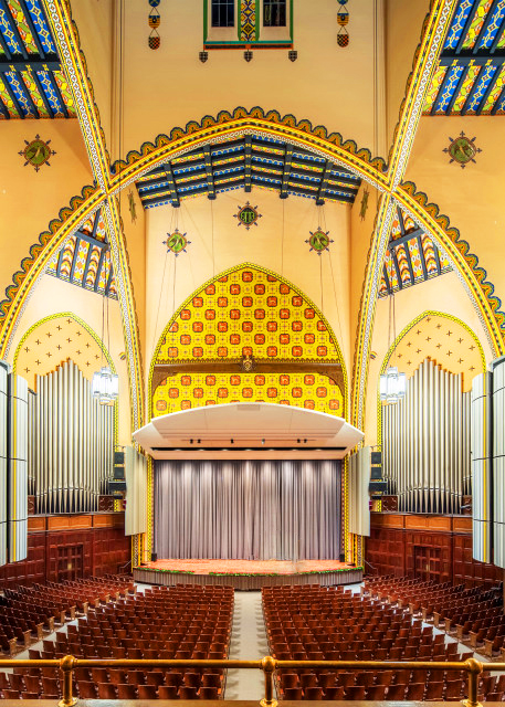 2021-12-19_Irvine Auditorium_ a Performance Venue w nearly 11_000-pipe Curtis Organ-30001.JPG