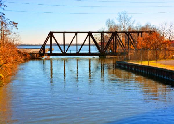 2021-12-20_Chester_Mouth of Chester Joining the Tidal Delaware River0001.JPG