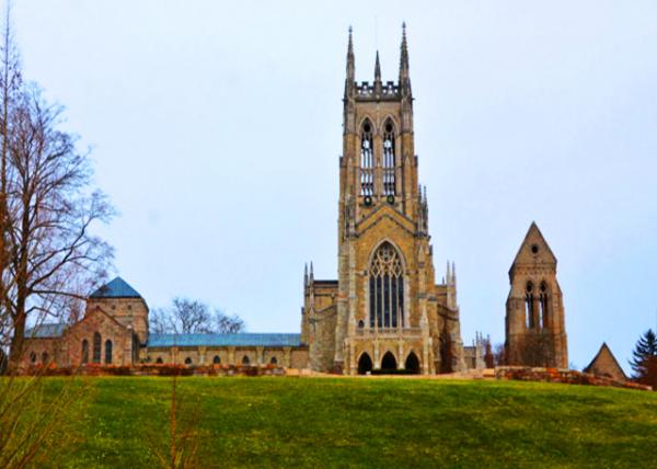 2021-12-21_Exterior Appearance Reminiscent of Gloucester Cathedral-10001.JPG