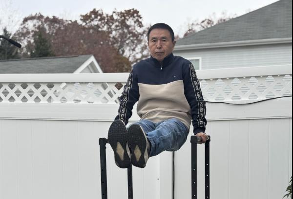 1763725285223855.jpeg 72岁留影1.jpeg