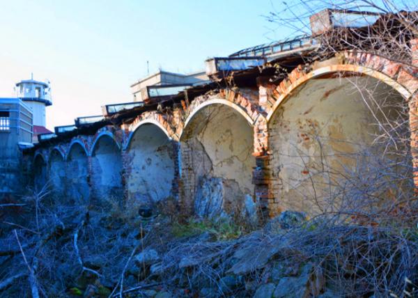 2021-12-26_House in cells w a Small Exercise Yard Attached to the Back of the Prison-10001.JPG