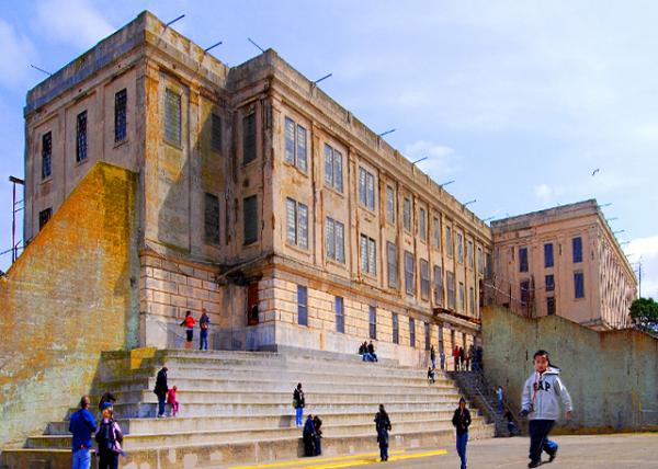 03-14-09_Alcatraz Is_An Exterior View of the Alcatraz Main Cell Block from the Exercise Yard-10001.jpg