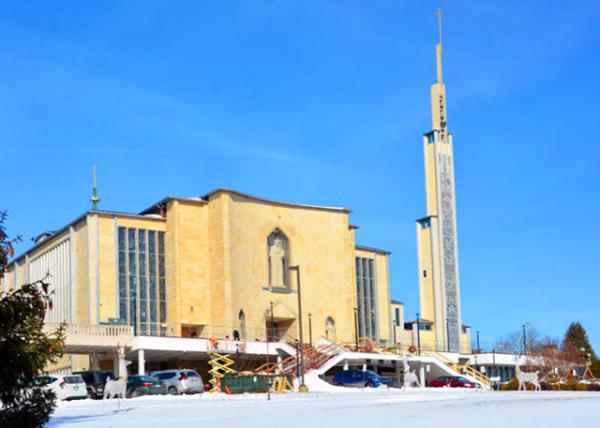 2022-02-01_Natl Shrine-20001.JPG