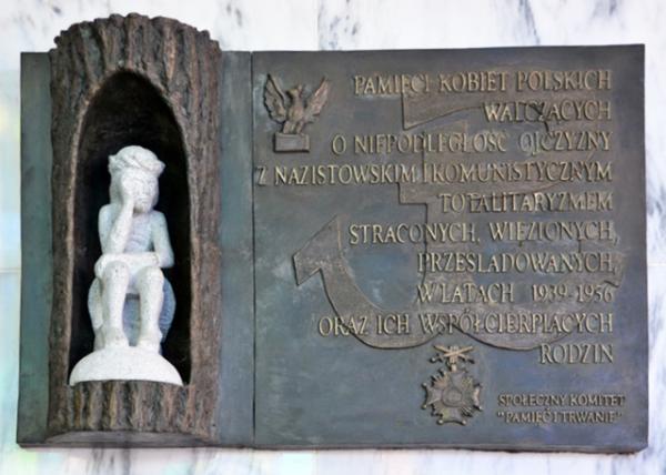 2022-02-01_Sculpture_In memory of Polish women who fought for the incontinence of their homeland against the Nazi and communist tolitarism of the lost_0001.JPG