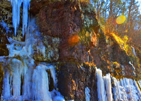 2022-02-11_Nockamixon Cliffs_Coarse-grained sediments accumulated along the basin edges. Rivers laden with pebbles and sand built alluvial fans. Finer-grained sediments settled in lakes0001.JPG