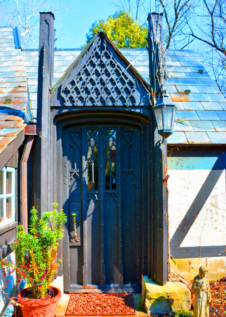 2022-02-27_Gothic Cottage_Door0001.JPG
