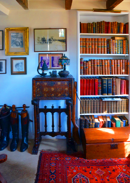 2022-02-27_Gothic Cottage_Lobby0001.JPG