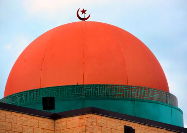 2022-03-25_Al Ahad Islamic Center_Dome w the Crescent Moon & 5-Pointed Star0001.JPG