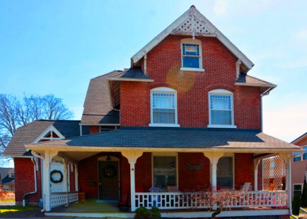 2022-04-02_Dr. James L. Horbeck Residence (1880) @ 225 Bridge St0001.JPG