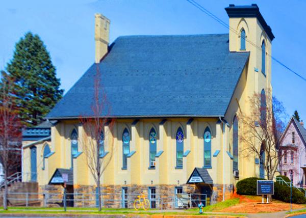 2022-04-02_English Lutheran Church of the Holy Trinity (1874)_Catasauqua Public Library @ 302 Bridge St0001.JPG