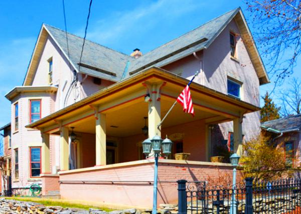 2022-04-02_Charles N. Ulrich Residence (1885) @ 306 Bridge St0001.JPG