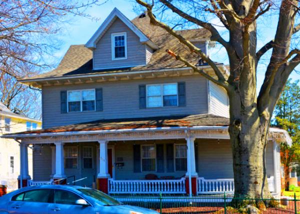 2022-04-02_Frank J. Fatzinger House (1914) @501 Walnut St0001.JPG