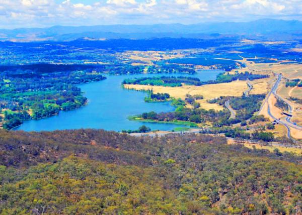 01-05-10_ View over Bush Capital from Black Mtn Tower Ӻɽɭ֮0001.JPG