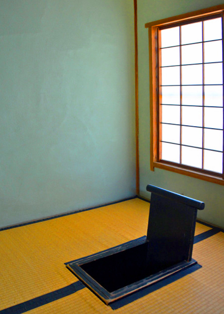 2022-04-08_Bath House_Squat Toilet0001.JPG