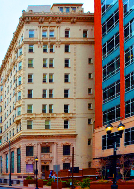 2022-04-13_Allentown Natl. Bank Bldg. (now Center Square Apartments_ 1905)_ Steel Frame & Masonry-Clad Structure in the Beaux-Arts Style  the Last Commercial Structure Downtown Built in the CBD0001.JPG