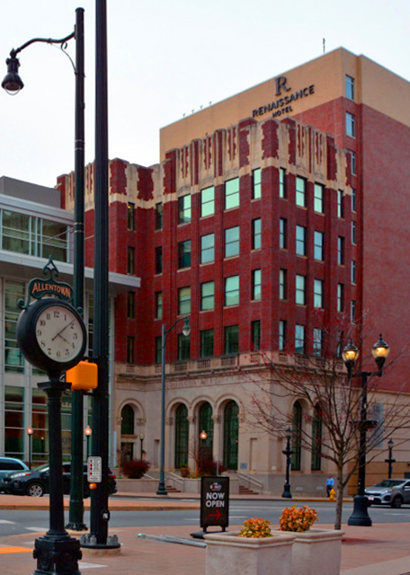 2022-04-13_Dime Savings and Trust Company (1756) w Base Sheathed in Limestone_ the Distinctive Brick & Limestone Attic Level Reflective of the Art Deco Style w 200-rm Marriott Renaissance Hotel0001.JPG