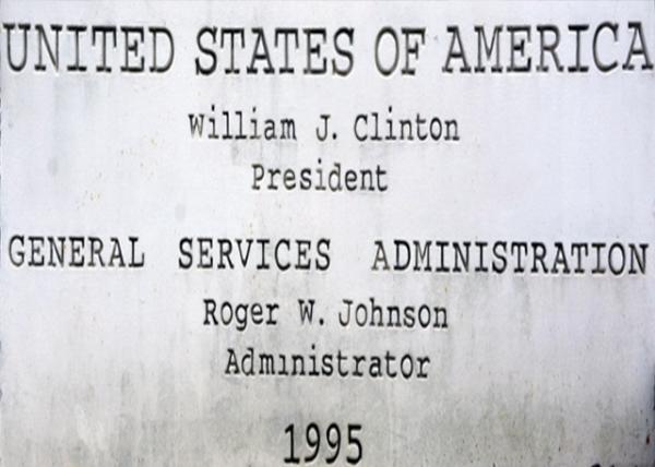 2022-04-13_Federal Courthouse_Plaque0001.JPG