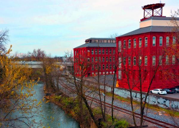 2022-04-13_Police Department along Jordan Creek_Linden Street Bridge (1884)0001.JPG
