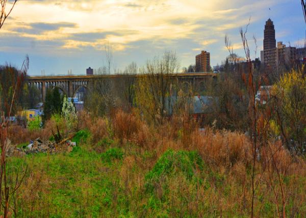 2022-04-13_Albertus L. Meyers Bridge (1913)_PA Power & Light Bldg0001.JPG