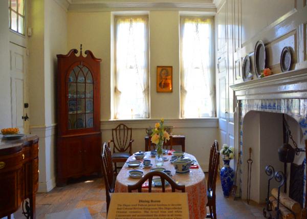 2022-04-24_Hope Lodge_Dining Rm w Oriental Cantownware Ceramics in Colonial Revival Period (1922-1953)-10001.JPG