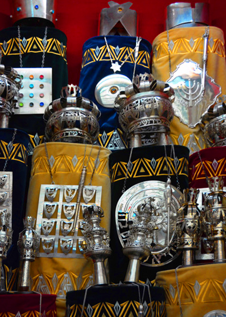 2022-05-08_Torah Scrolls in Torah Ark or Aron Kodesh-20001.JPG