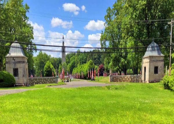 2022-05-29_Entrance_ Parkview Pet Cemetery0001.JPG