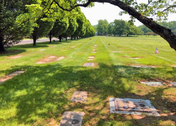 2022-06-01_Forest Lawn of the East_ Flat Grave Markers Characteristic of Memorial Parks0001.JPG