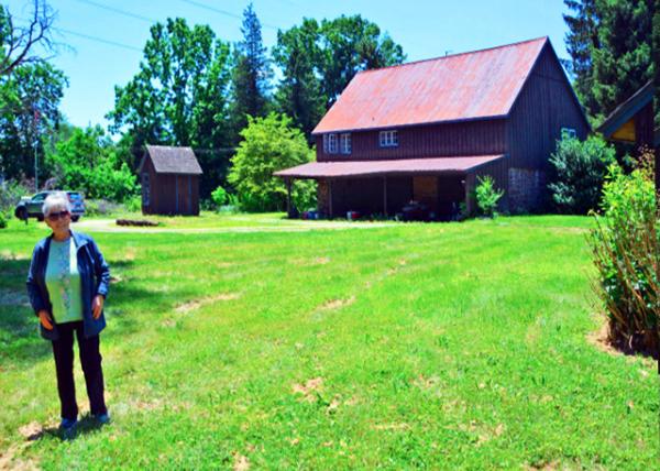 2022-06-19_Linfield_Evans Log & Stone House_Barn0001.JPG