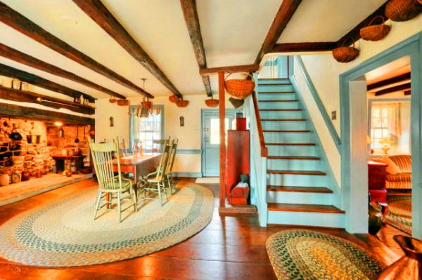 2022-06-19_Linfield_Evans Log & Stone House_Family Rm0001.JPG