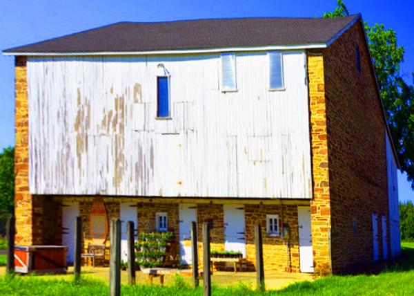 2022-07-03_Isaac Kulp Farm (1832)_Pennsylvania Bank Barn w Italianate Details-20001.JPG