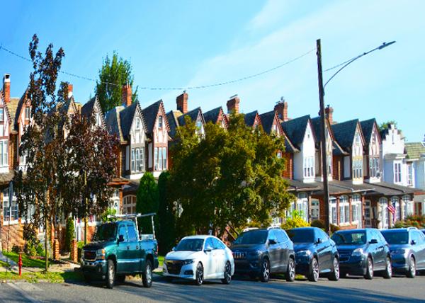 2022-07-04_Tudor Row Houses @  Powell St0001.JPG