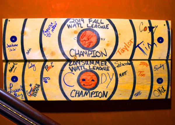 2022-07-10_225 E High St_Splitting Edge Axe Throwing_Sign on Wall0001.JPG